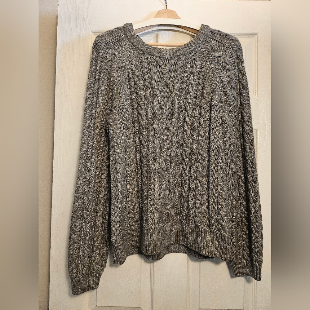 A and F knitted sweater